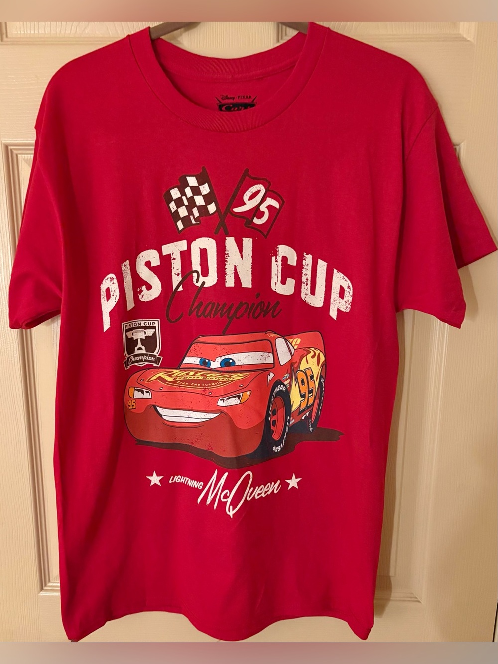 Disney Pixar Cars Lightning McQueen Piston Cup Red Adult T-Shirt New NWOT